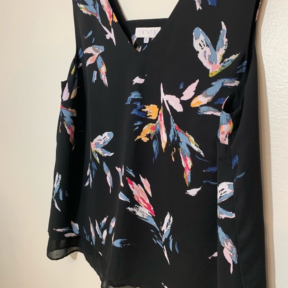1.State Floral Layered Double V Neck Tank Size M - Picture 3 of 8